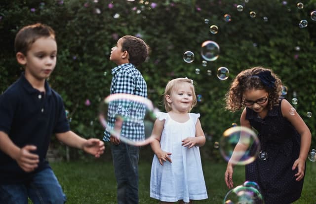 kids playing in background on independence day